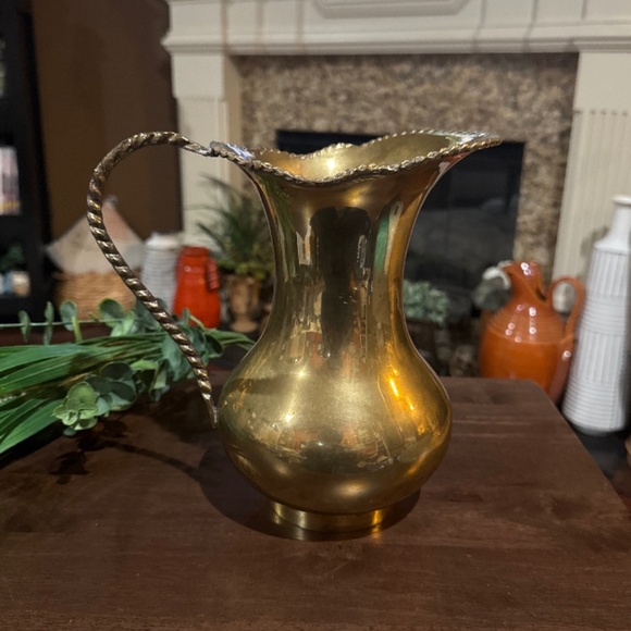 Vintage Brass pitcher made in India 9” Tall x 7.5” Wide - Picture 2 of 10